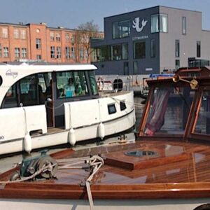 Aquino im Hafen von Rummelsburg