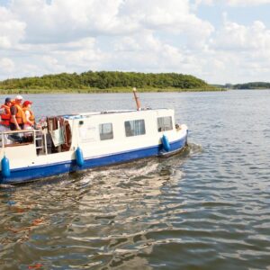 Das Boot Welle auf der Müritz.