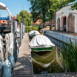 Hausboot an der alten Reederei