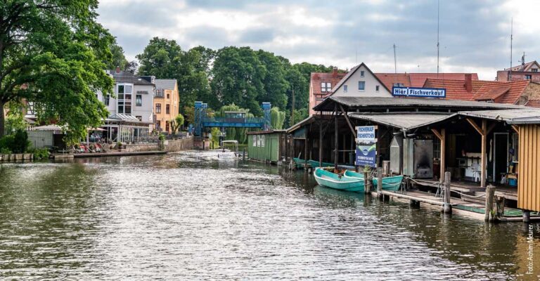 Bootshaus für Fischverkauf der Müritzfischer.