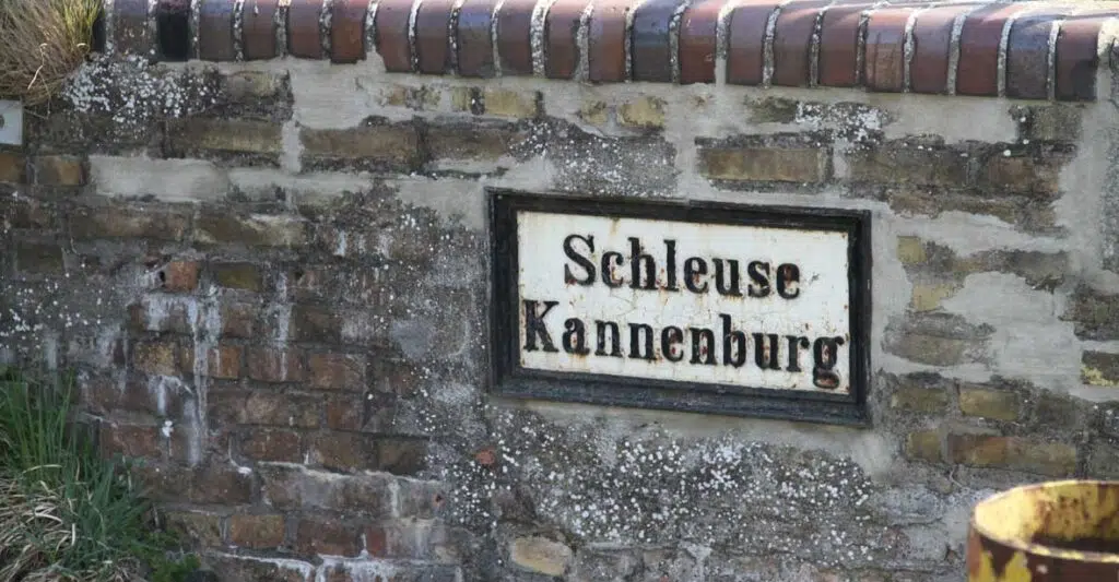 Schild von der Schleuse in Kannenburg