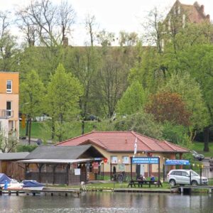 Blick auf den Templiner Stadthafen vom See aus