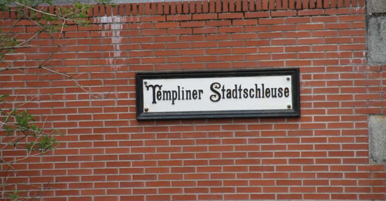 Schild von der Templiner Stadtschleuse