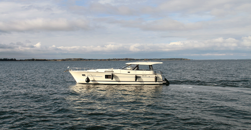 sedan-motoyacht-mueritz